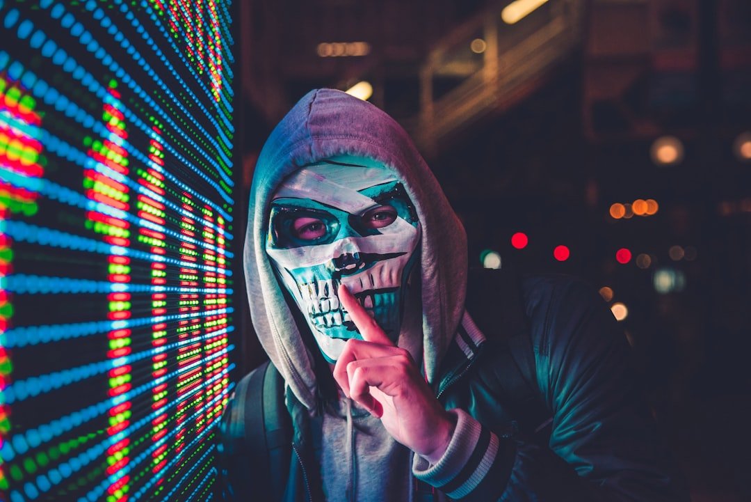 Falso sito Claude AI diffonde malware: truffa SEO scoperta