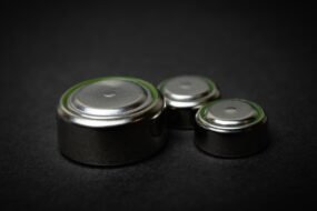 Batterie stato solido: scoperta la vera causa dei cortocircuiti